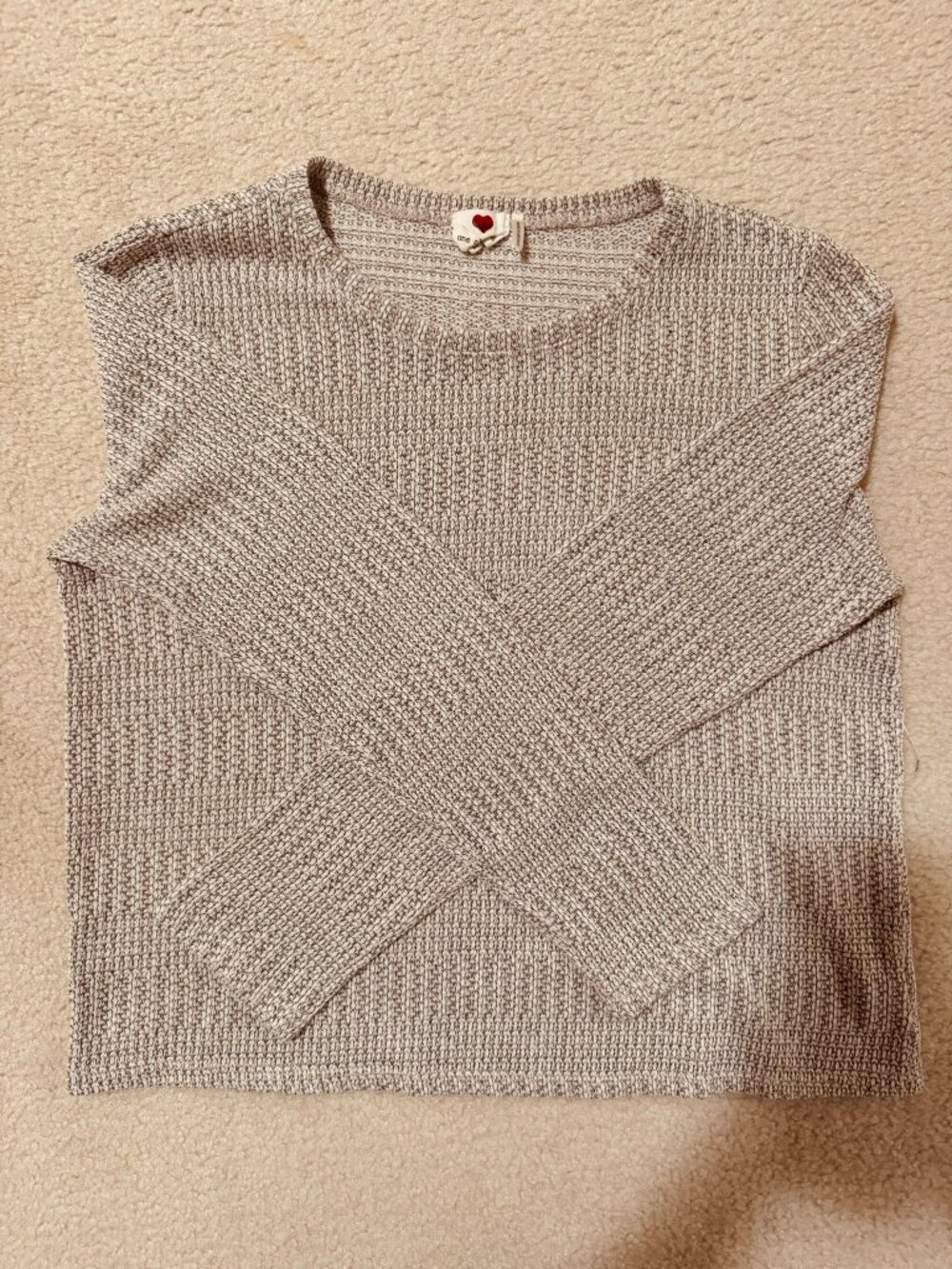Grey lightweight knit top in L